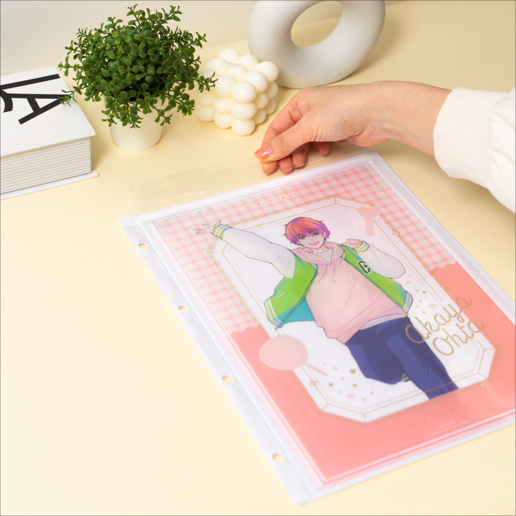 蓋付きポケットで大切なアクスタをしっかり保護